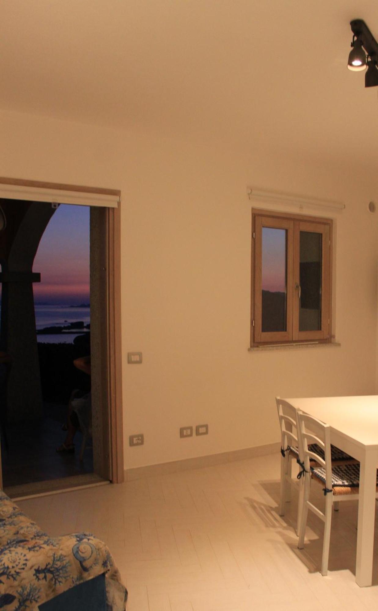 A Punta Tegge Il Mare La Spiaggia Il Tramonto La Maddalena  Exterior foto